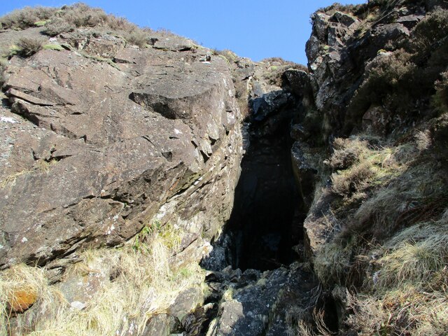 Giant's Cave, Blackcraig Hill