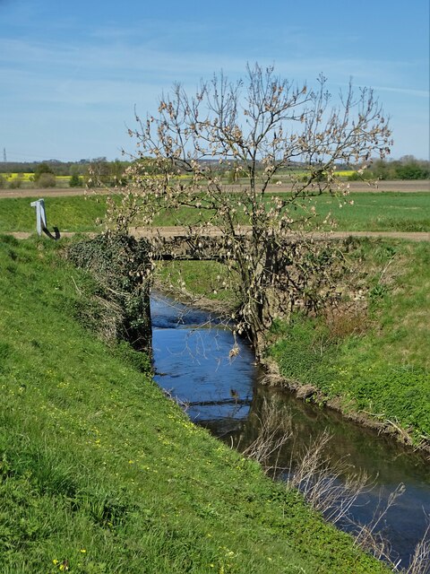 Frarm track bridge over The River Torne