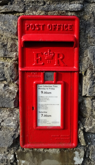 Elizabeth II postbox on the A683,... © JThomas cc-by-sa/2.0 :: Geograph ...