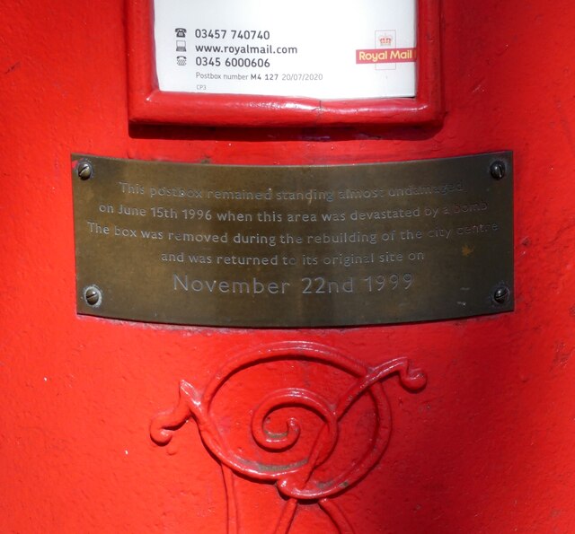 VR postbox (M4 127) plaque
