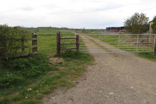 Gate on MacMillan Way heading for Holdenby