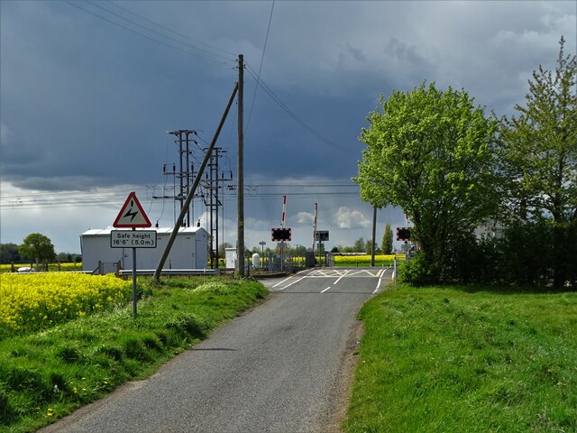 Approaching the railway crossing at Balne