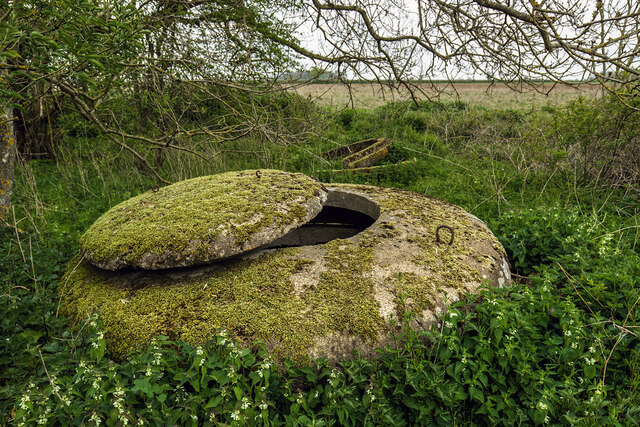 WWII Gloucestershire: RAF Southrop - Airfield Sub Site No. 1 - Norcon Pillbox