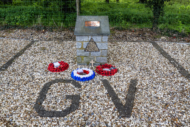 WWII Berkshire: RAF Grove - Memorial (1)