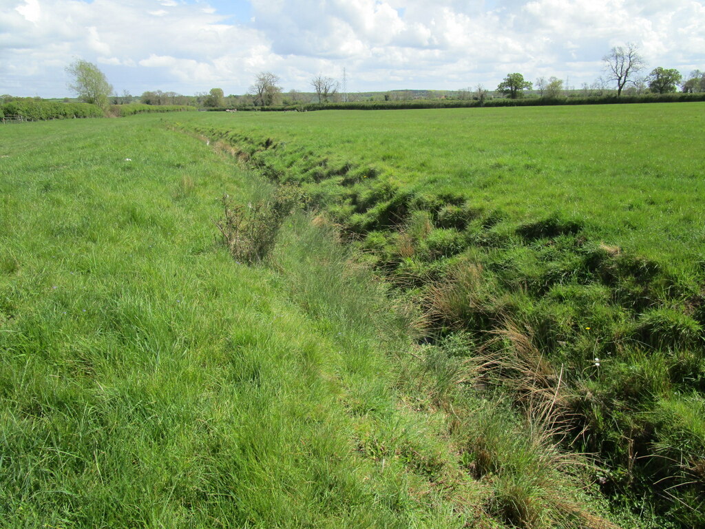 Ditch through a grass field near Edenham © Jonathan Thacker :: Geograph ...