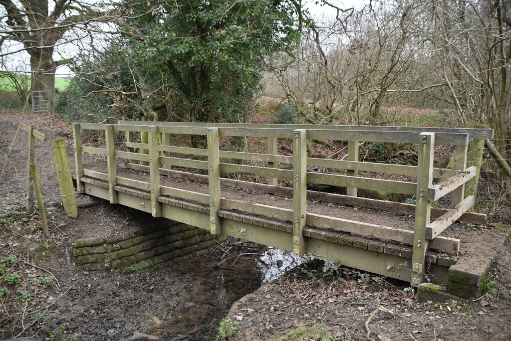 Footbridge © N Chadwick :: Geograph Britain and Ireland