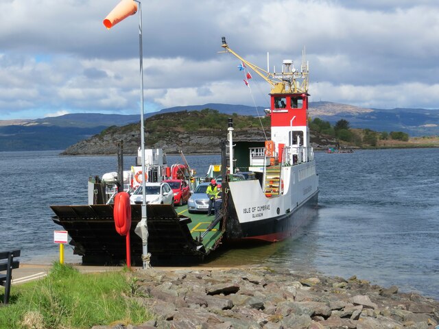 CalMac ferry, Isle of Cumbrae, berthing... © John Ferguson cc-by-sa/2.0 ...