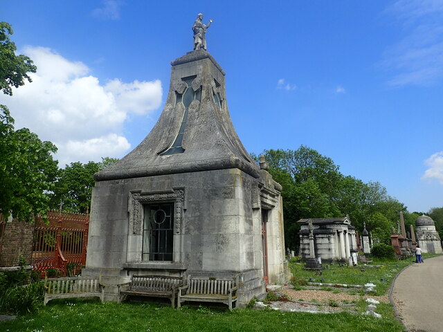 West Norwood Cemetery © Marathon cc-by-sa/2.0 :: Geograph Britain and ...