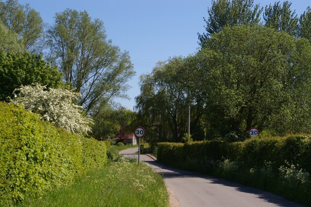 Lane into Cretingham from the north