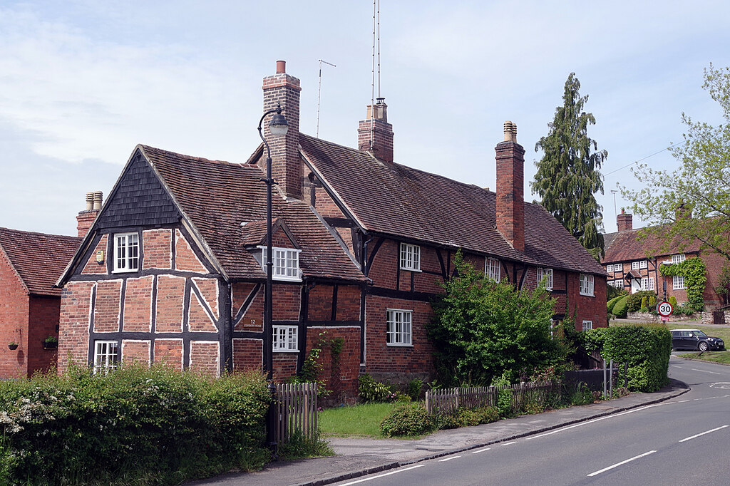 Coventry Road, Stoneleigh © Stephen McKay ccbysa/2.0 Geograph