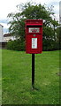 Elizabethan postbox on Newbridge Drive, Dumfries