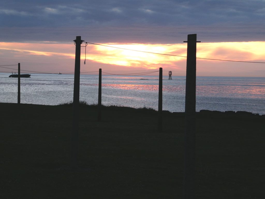 drying-green-at-sunset-oliver-dixon-geograph-britain-and-ireland