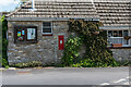 Queen Victoria (VR) Post Box (1837-1901), Sutton Poyntz