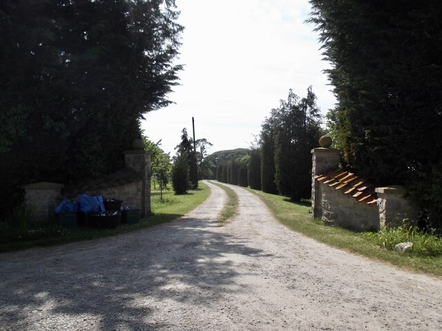 Entrance to Cowldyke Farm