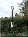 Direction Sign ? Signpost at Lower Ascott, Wing