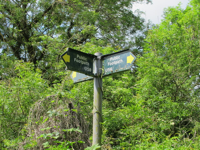 Public footpath sign, Uxbridge Alderglade Nature Reserve