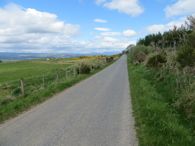 Minor road approaching Teavarran