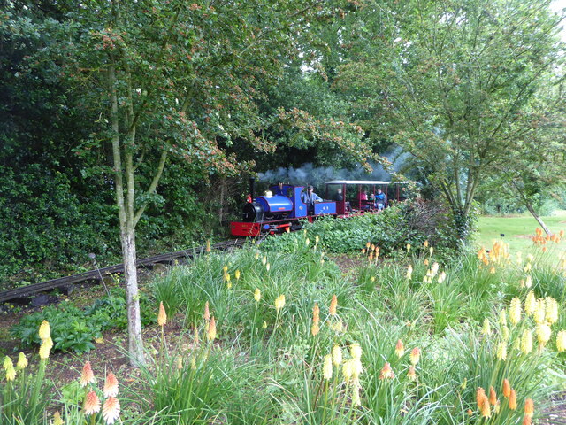 Steam locomotive "Alan Bloom" on the Garden Railway, Bressingham
