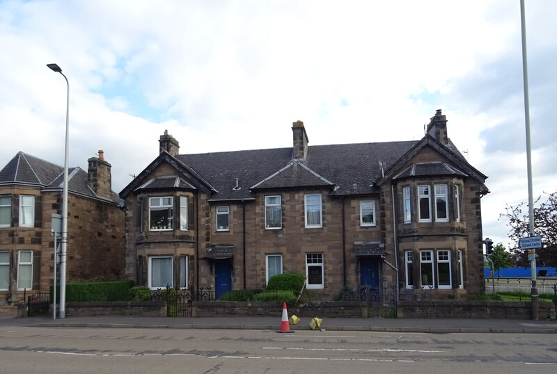 Houses on Glasgow Road, Perth © JThomas cc-by-sa/2.0 :: Geograph ...