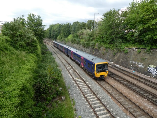 Train heads south, near Barton Hill