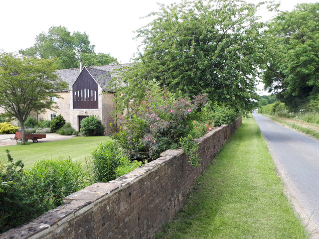 The Grange, Crudwell Lane