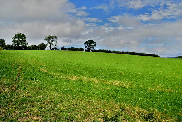 A low hill, Edenderry © Kenneth Allen :: Geograph Ireland