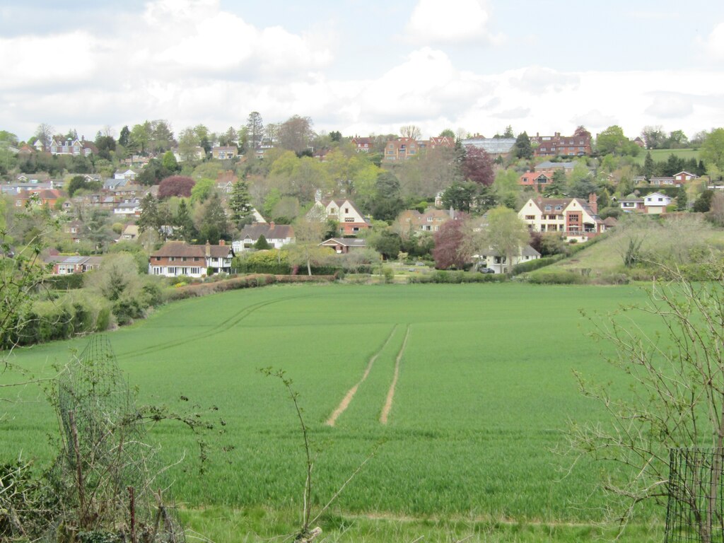 guildford-rural-urban-fringe-colin-smith-cc-by-sa-2-0-geograph