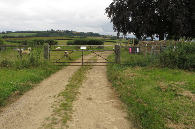 Footpath out of Long Compton © Philip Jeffrey :: Geograph Britain and ...