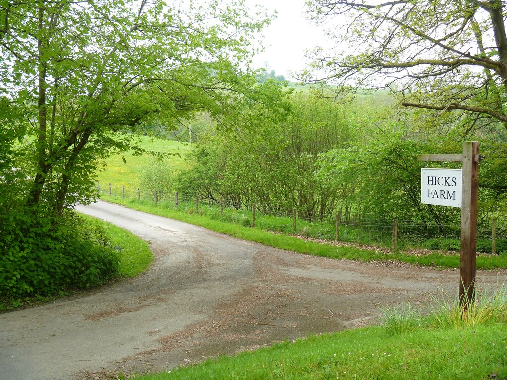 Hicks Farm [1] © Michael Dibb cc-by-sa/2.0 :: Geograph Britain and Ireland