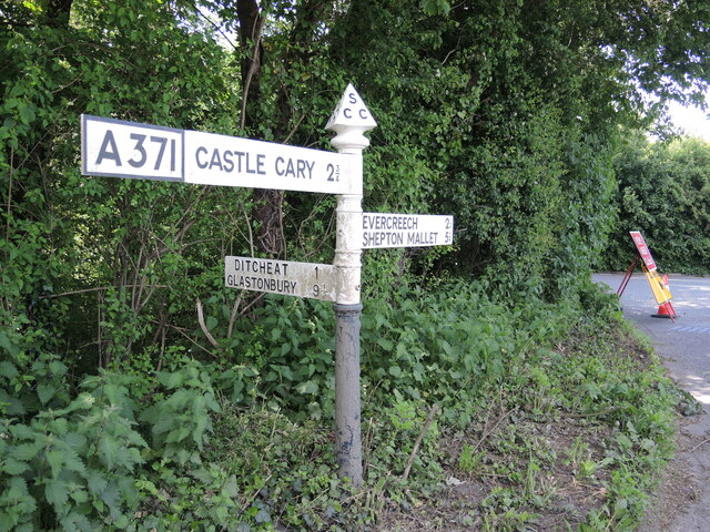 Signpost near Arthur's Bridge