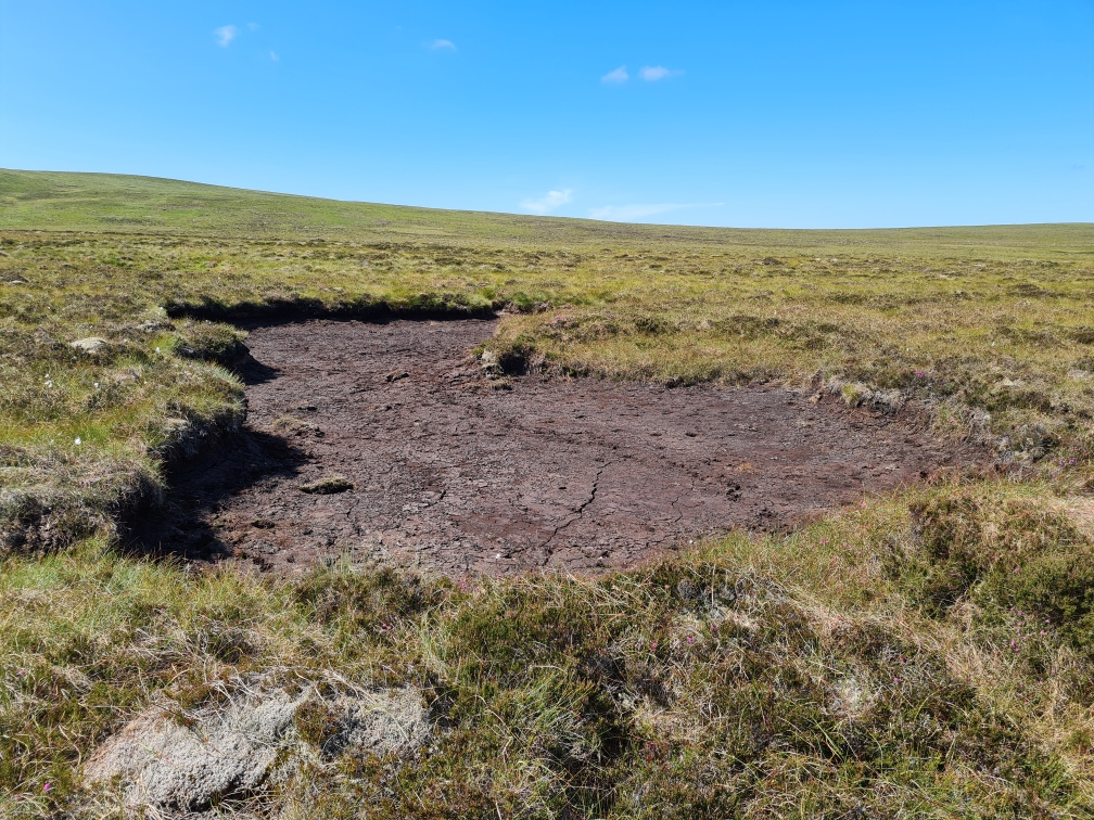 Dried Up Pool East of the Cròm-allt Beag © Thomas Byrd cc-by-sa/2.0 ...