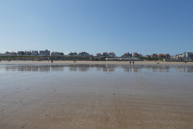 Beach at Hilderthorpe © DS Pugh :: Geograph Britain and Ireland