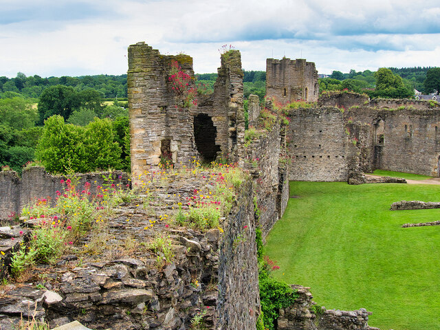 Richmond Castle, Curtain Wall and Towers