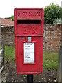 TL9734 : Bear Street Postbox by Geographer