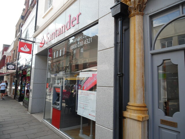 Santander Bank branch in Windsor (1)