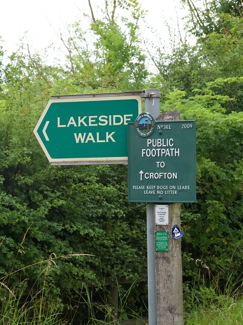 peak-northern-footpaths-society-sign-graham-hogg-cc-by-sa-2-0