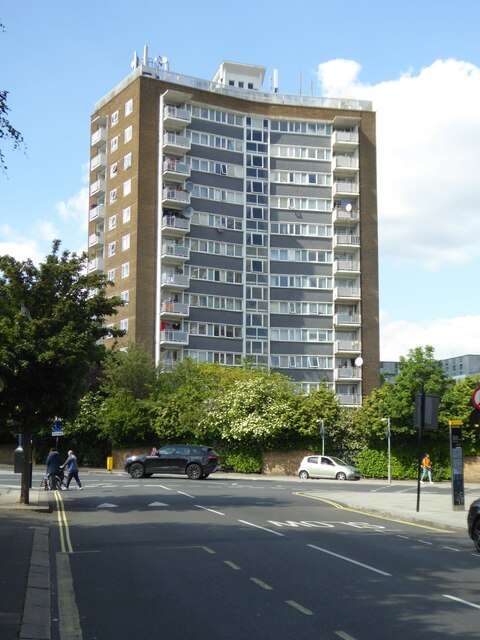 Block of flats in Queen's Park