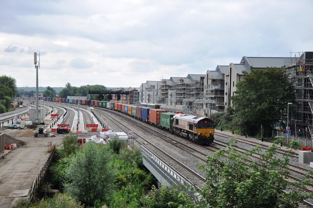 Freight train north of Oxford Station
