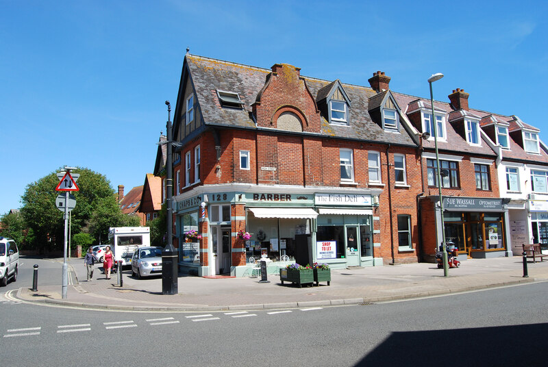 barbers-in-the-high-street-barry-shimmon-cc-by-sa-2-0-geograph