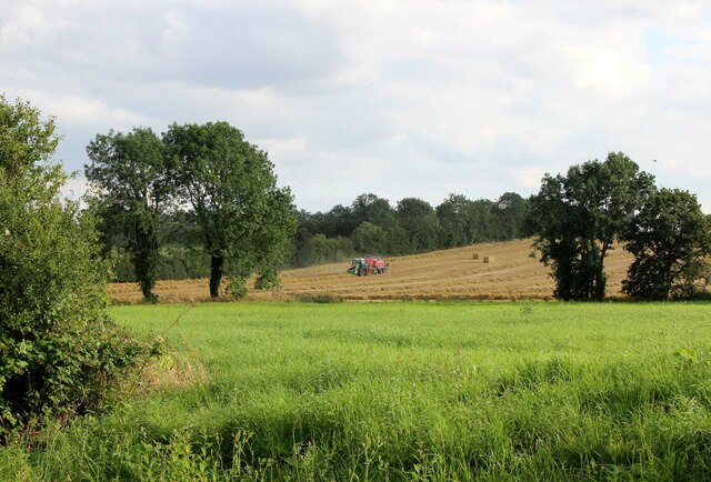 Straw baling in Little France, Dry Drayton (1)
