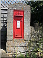 ST8765 : A Georgian letterbox with a benchmark by Neil Owen