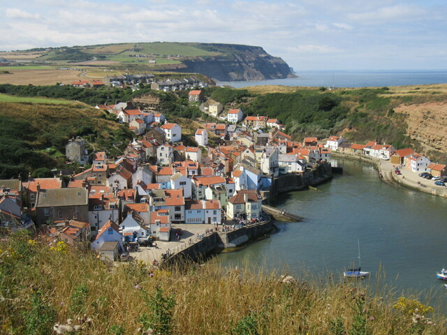 Staithes © T Eyre cc-by-sa/2.0 :: Geograph Britain and Ireland