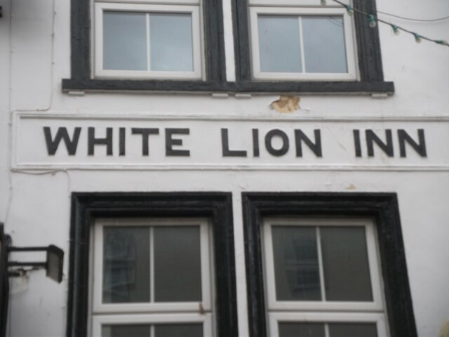 White Lion Inn on the High Street, Bangor