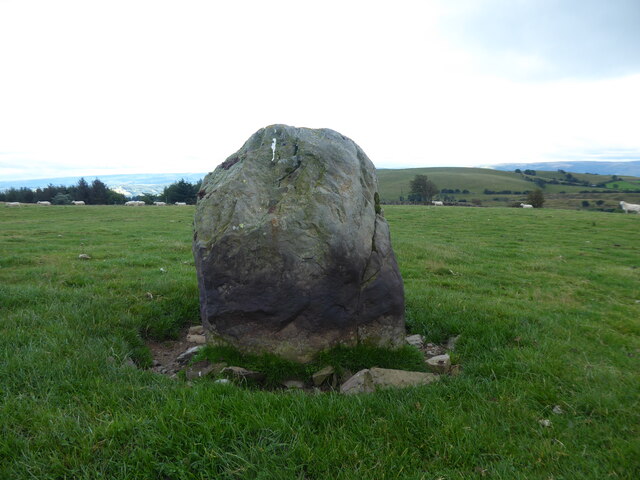 Standing stone near Llyn y Tarw