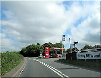 SO9755 : Murco Garage on A422 at Flyford Flavell by Roy Hughes