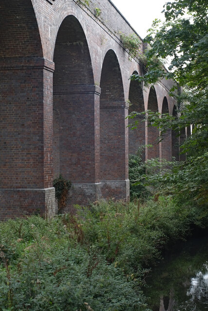 Arnos Park : Railway viaduct arches