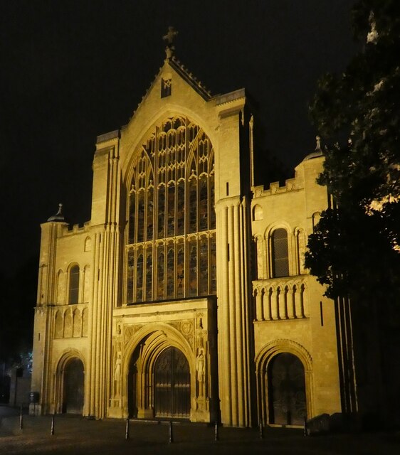 Norwich - Cathedral - Western façade at night