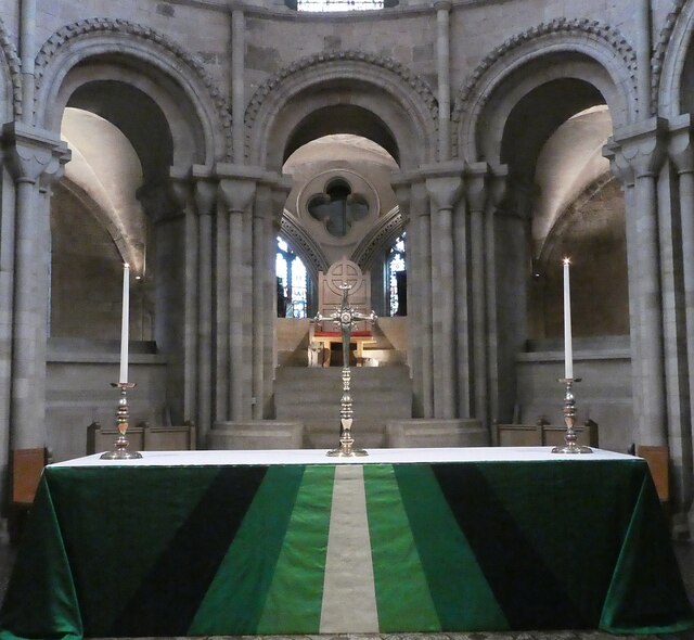 Norwich - Cathedral - High altar and bishop's throne