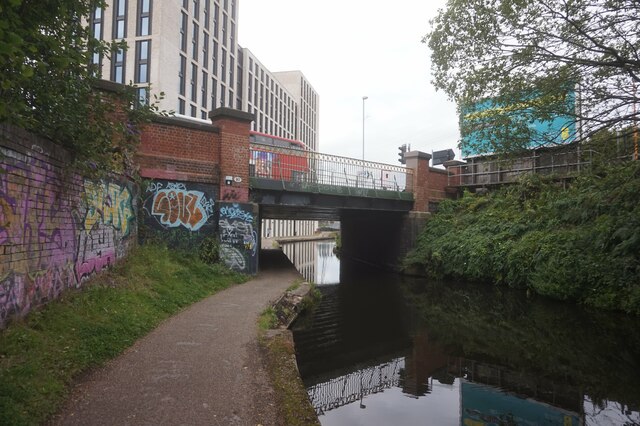 Worcester & Birmingham Canal at Bristol Road Bridge, bridge #80