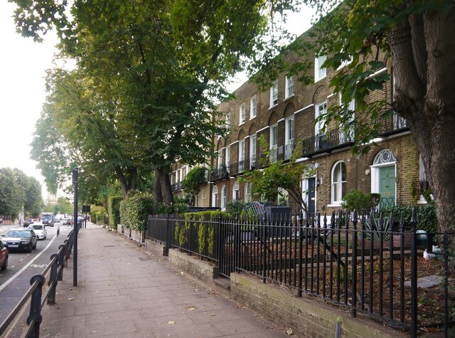 Liverpool Road, Islington: Georgian terrace on the west side, northern portion